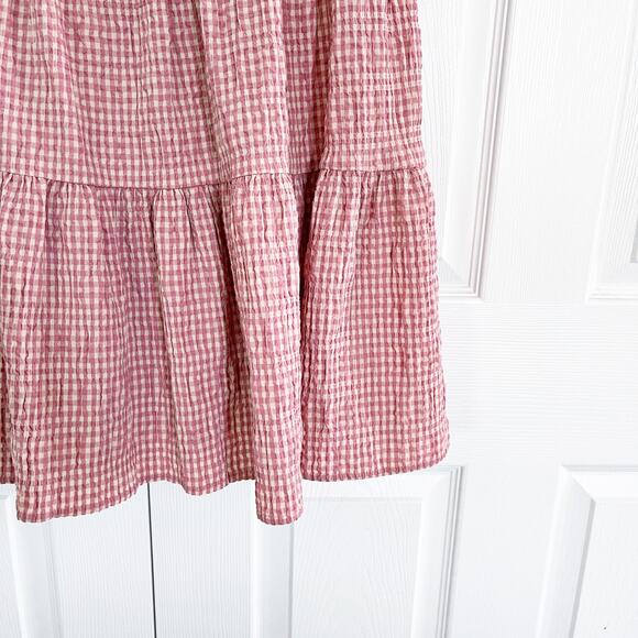 PrettyLittleThing Pink Gingham Print Crinkle Underbust Detail Tiered Smock Dress - Picture 4 of 8